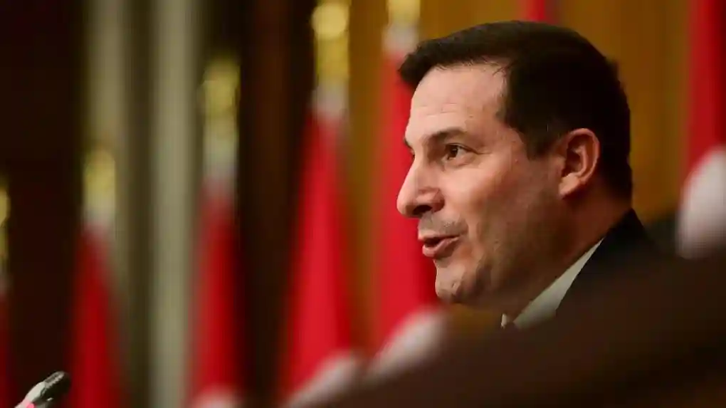 突发！加拿大移民部特批9万留学生和这类人送身份，5月初开放申请